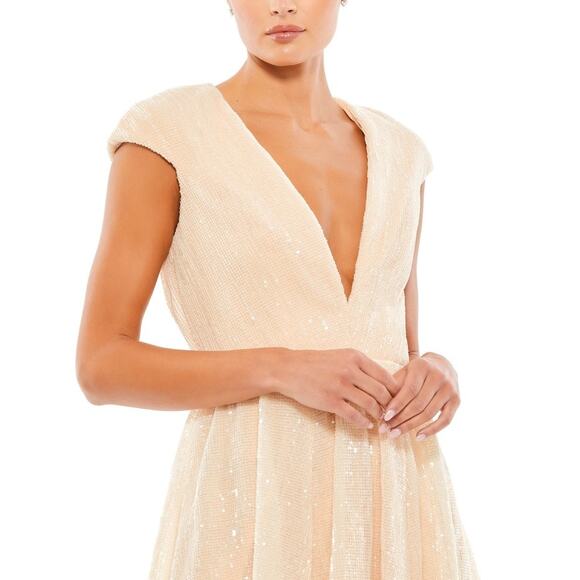 Mac Duggal Dresses & Skirts - NWT Ieena By Mac Duggal Sequined Dress Sz 4